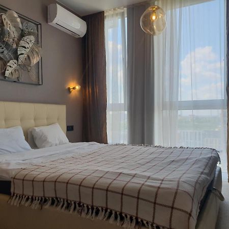 Nyvky Like Home - Fayna Town - Apt 398 Kiev Bagian luar foto