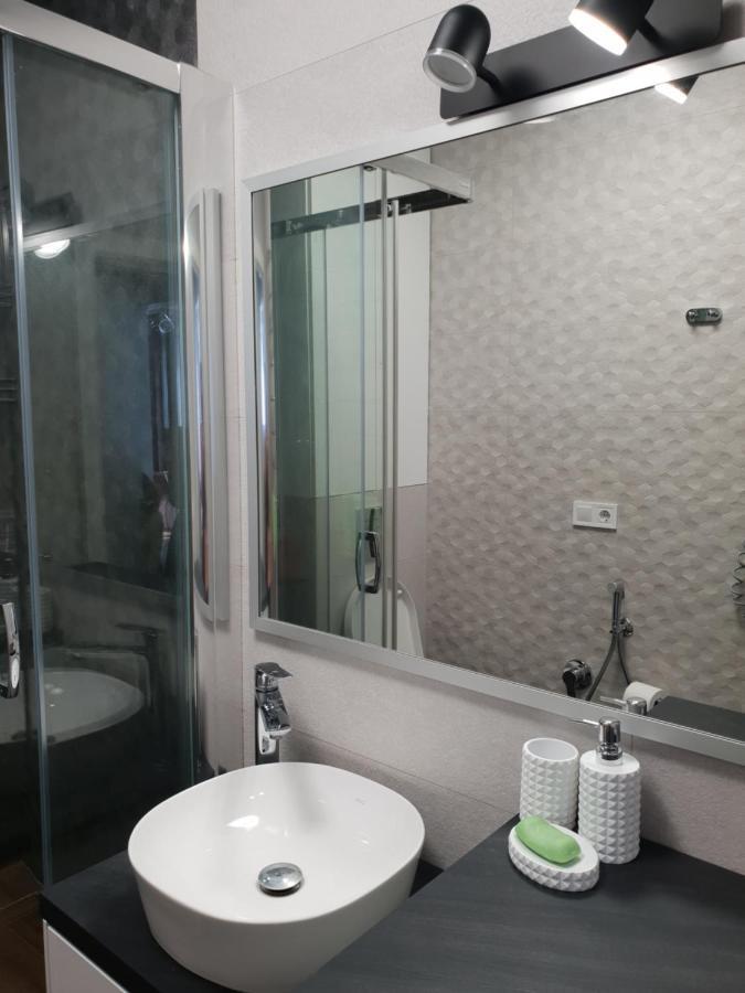 Nyvky Like Home - Fayna Town - Apt 398 Kiev Bagian luar foto